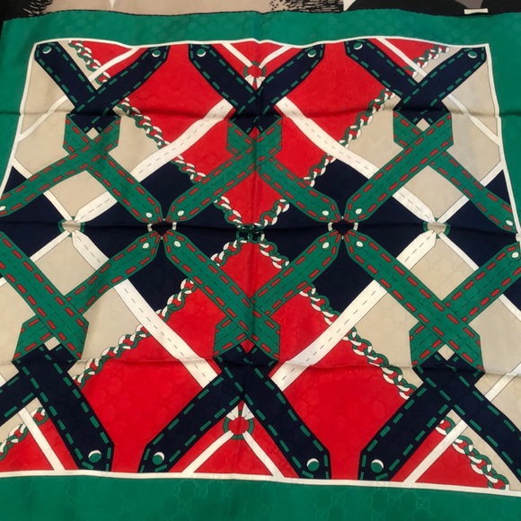 Gucci 100% silk scarf - Picture 1 of 6